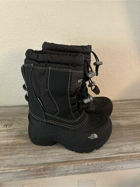 The North Face Kids Black Insulated Snow Boots with Toggle Lace Size 11 boys